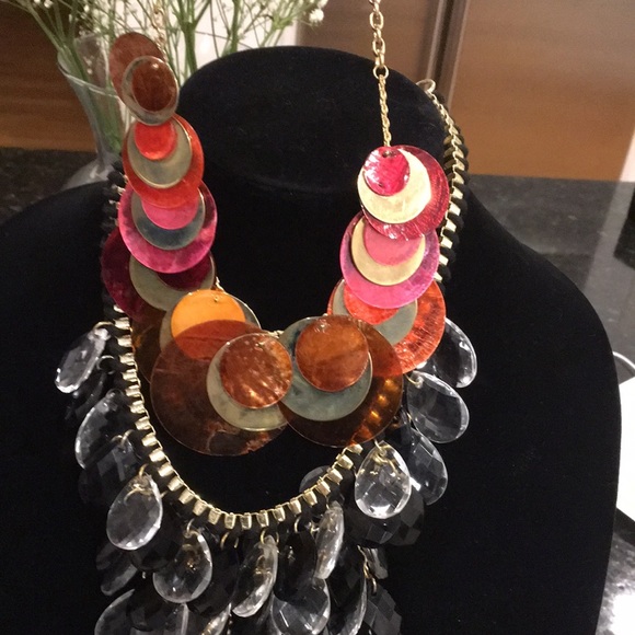 Statement Necklaces - Picture 16 of 17